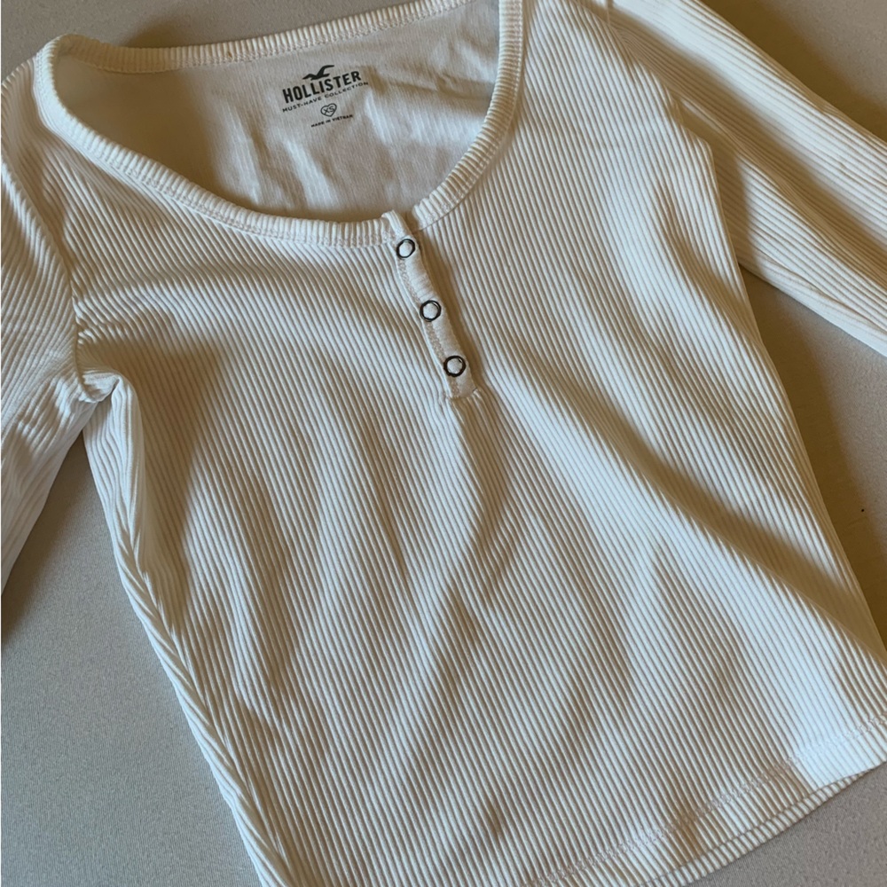 HOLLISTER White Ribbed Long Sleeve Shirt- XS